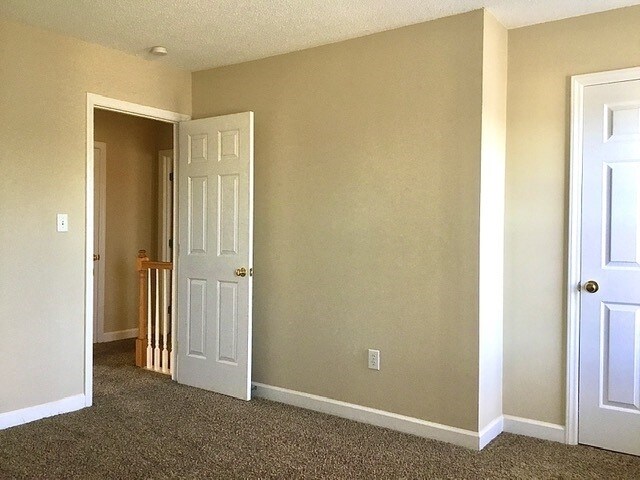 Building Photo - 4304 Southern Oak Dr