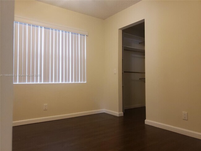 Building Photo - 1494 Springside Dr