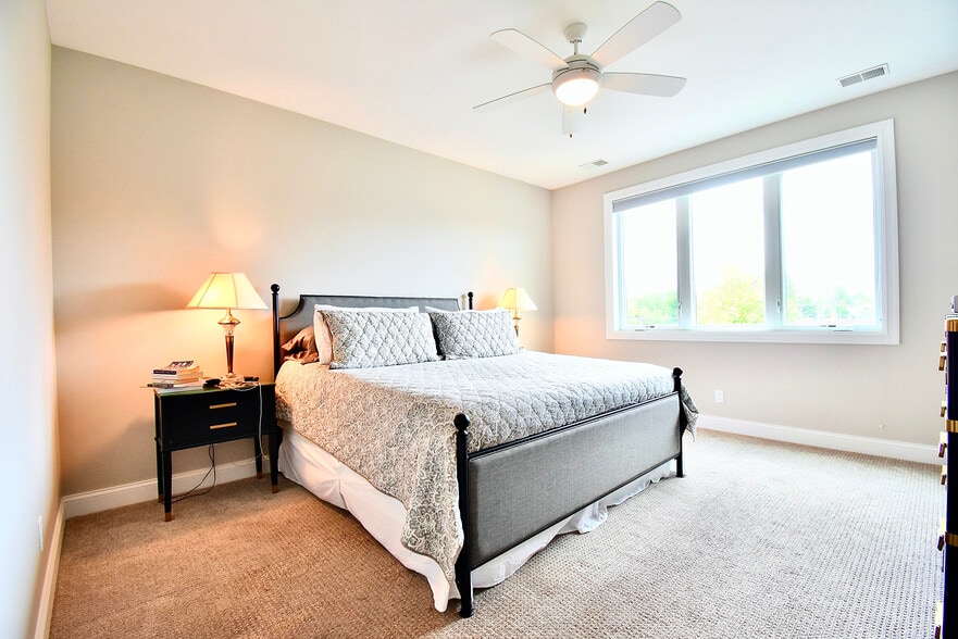 Master Bedroom - 607 Randolph St