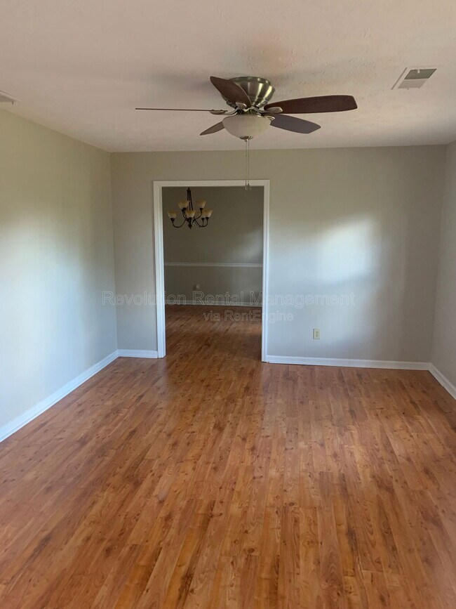 Building Photo - 8373 Brewer Rd