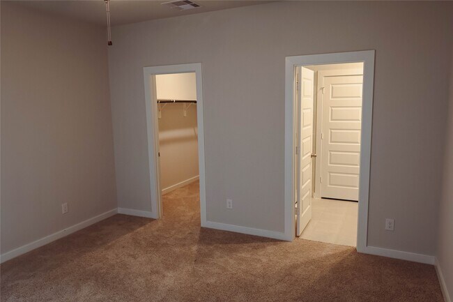 Building Photo - 8583 Blueberry Ash St