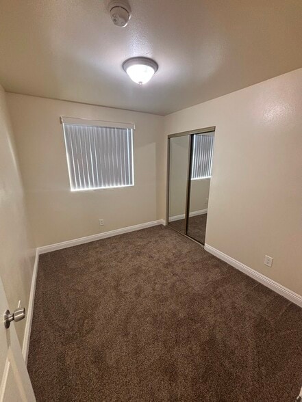 Building Photo - 139 E 110th St