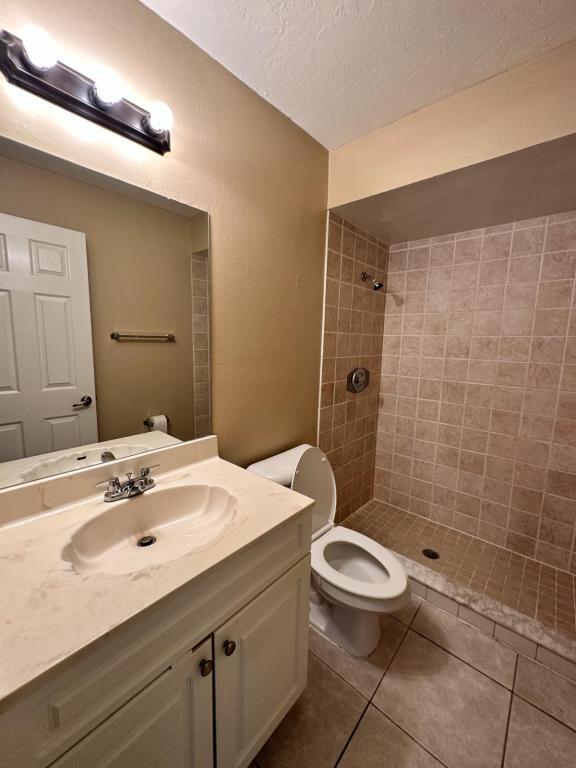 Building Photo - 3024 Santa Barbara Blvd