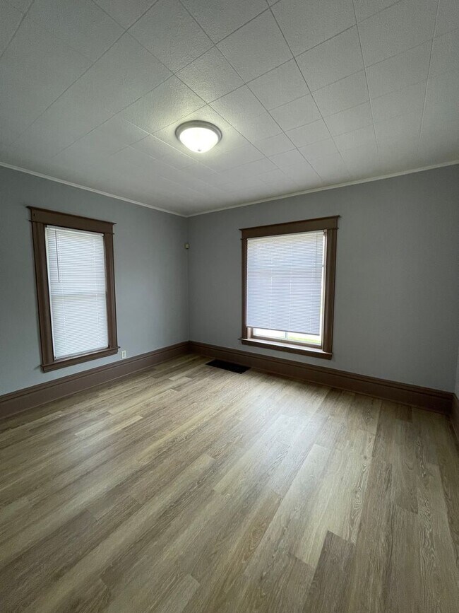 Building Photo - Three Bedroom Home in Kalamazoo