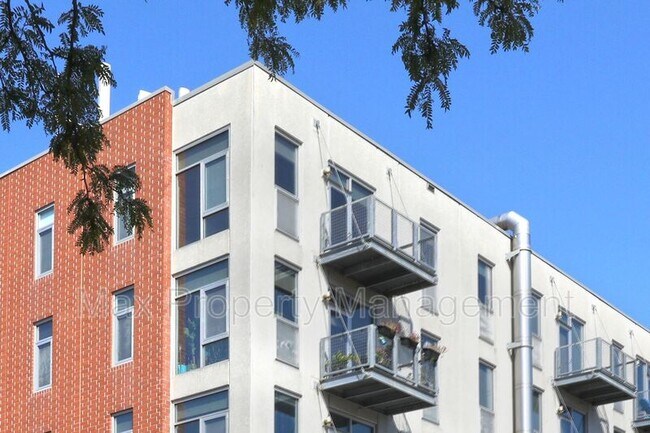 Building Photo - 309 E 5th St