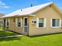 Building Photo - Convenient Downtown Living in a Bright and Comfortable 1-Bedroom Studi