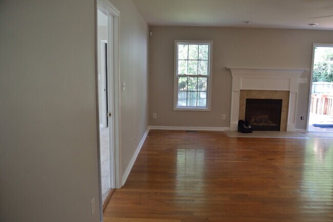Building Photo - 60 Cobblestone Dr
