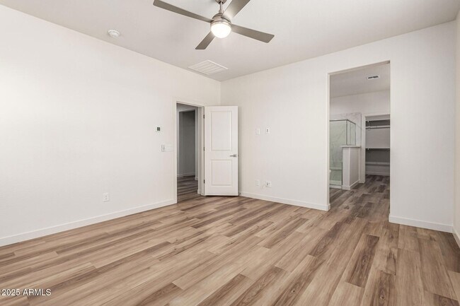 Building Photo - 6537 N 15th Dr