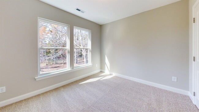 Building Photo - 1032 Moen Lp