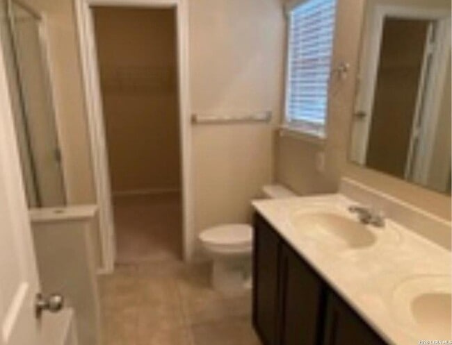 Building Photo - 25007 Cambridge Wl