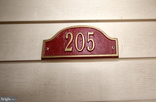 Building Photo - 3801 Ski Lodge Dr