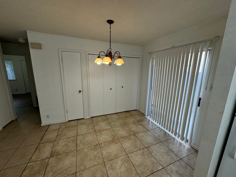 Building Photo - 8869 Meadow Range St