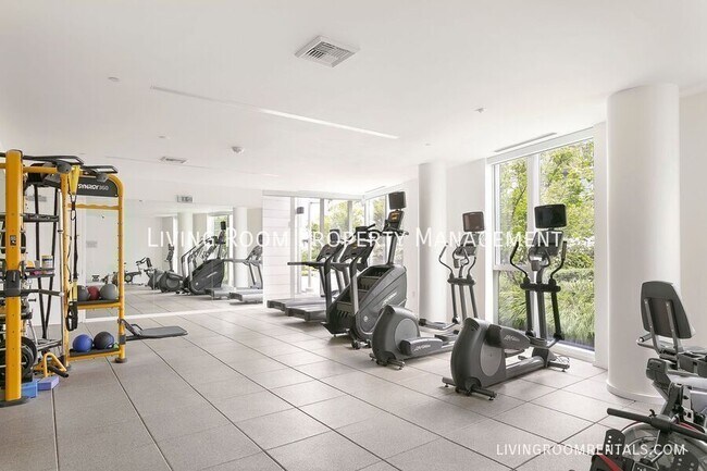 Building Photo - 1275 NW 10th Ave