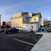Building Photo - 12 Pine St