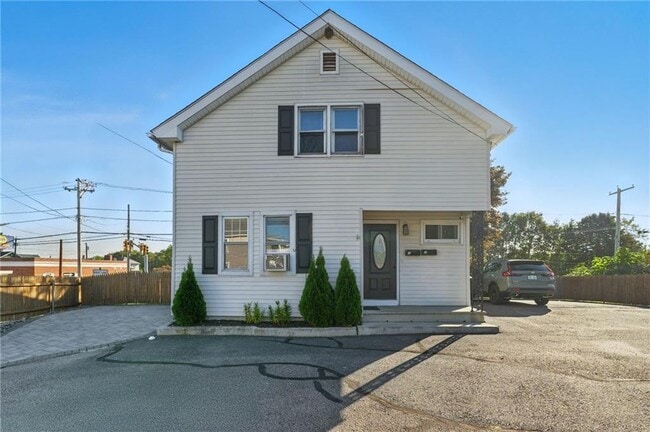Primary Photo - 6 Roberts St