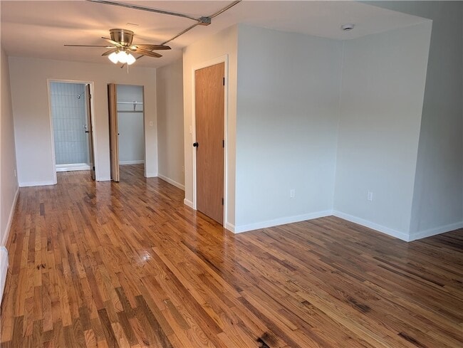 Building Photo - 420 Woodward Rd
