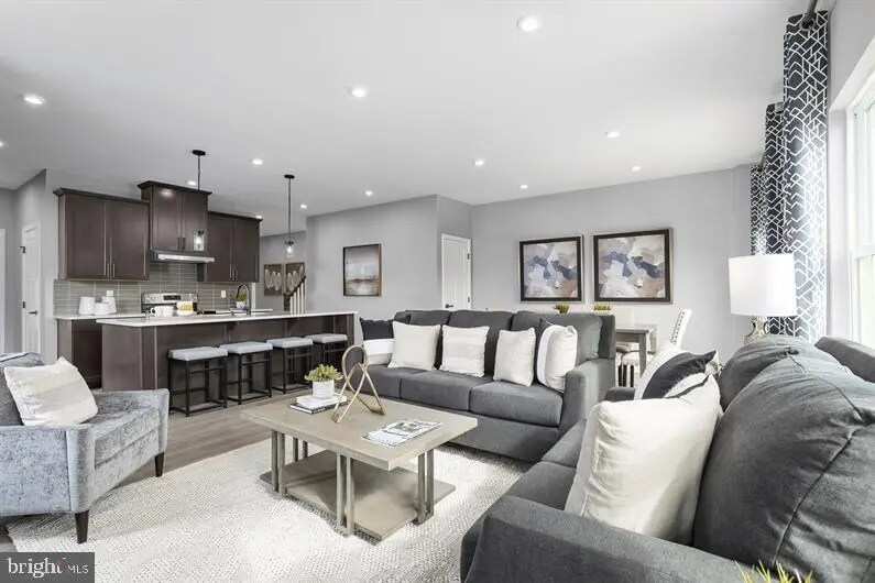 Building Photo - 606 Phalen Ct