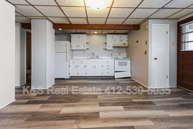 Building Photo - 411 Steck St