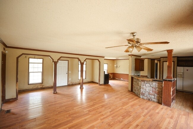 Building Photo - 120 Aker Holt Rd
