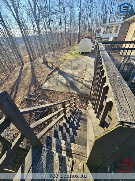 Building Photo - 833 Lennox Rd