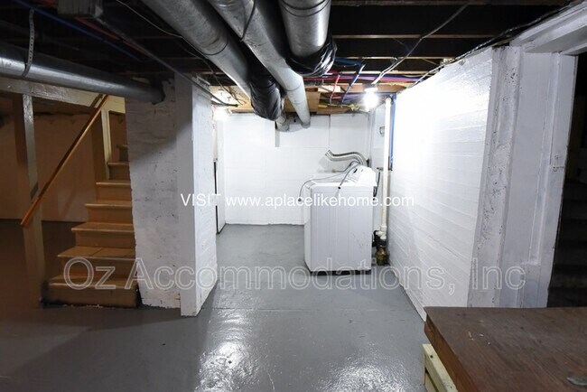 Building Photo - 1024 9th Ave