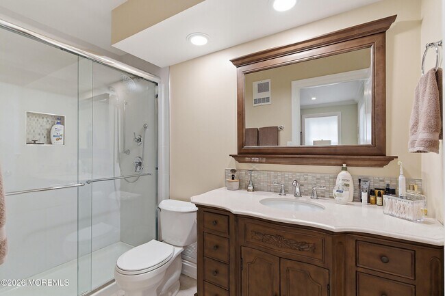 Building Photo - 327 Sequoia Ct