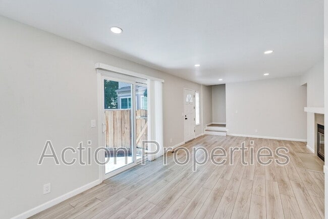 Building Photo - 2091 San Luis Ave