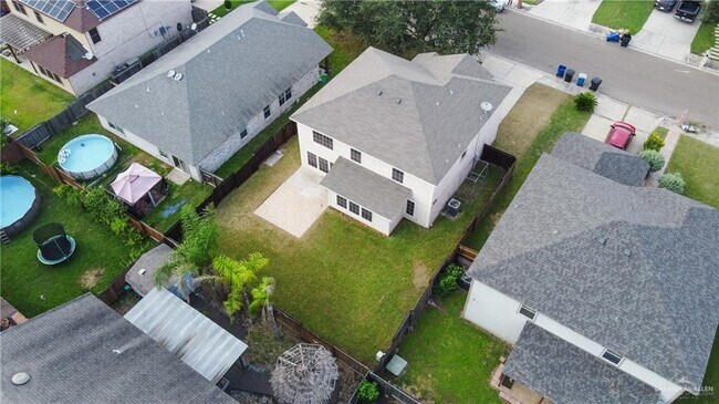 Building Photo - 4113 Periwinkle Ave