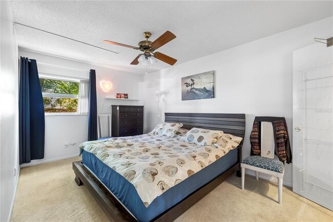 Building Photo - 2525 W Bay Dr