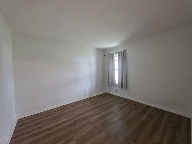 Building Photo - Move in Ready Gallatin TN