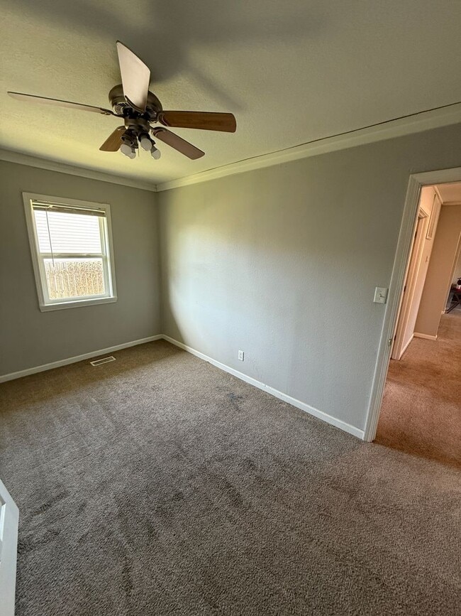 Building Photo - Italian Estates Property Managment