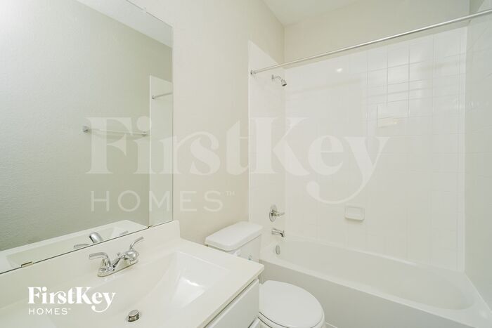 Building Photo - 8941 Elizabeth Pk