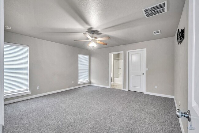Building Photo - 1306 E 94th St