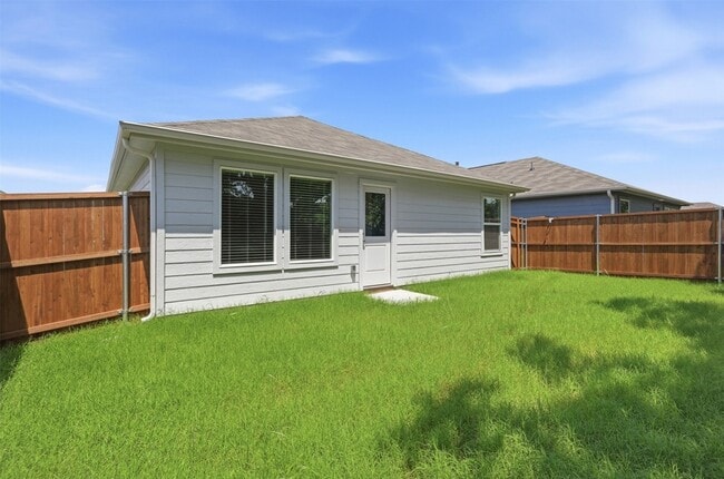 Building Photo - 3040 Campeiro Ave