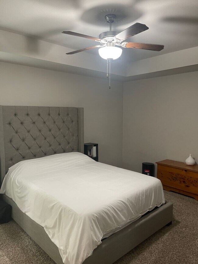 Building Photo - Bryan - 3 Bedroom / 2 Bath / 2 car garage / fenced in back yard.