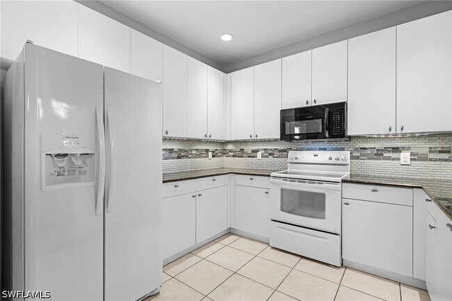 Building Photo - 3258 Tamara Dr