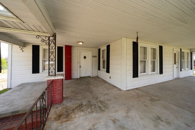 Building Photo - Rare Find Rock Creek – Space, Style & Storage!