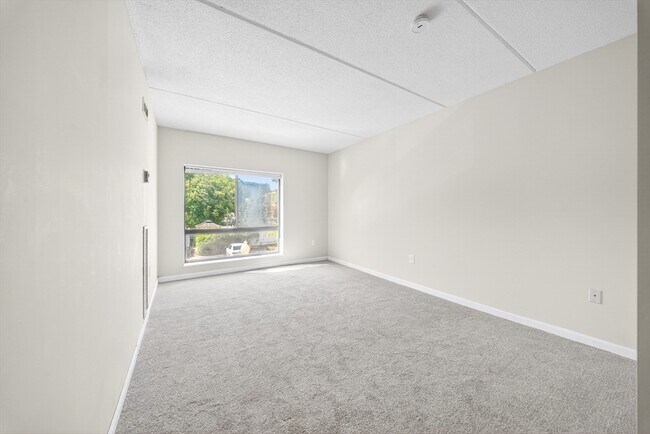 Building Photo - 14 Heron St