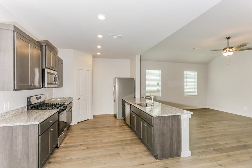 Building Photo - 208 Julian Davis Dr