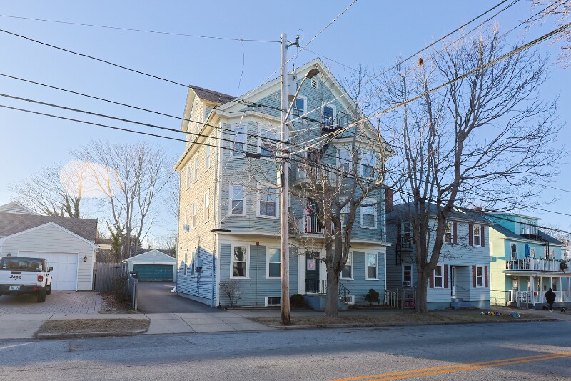 Building Photo - 327 High St