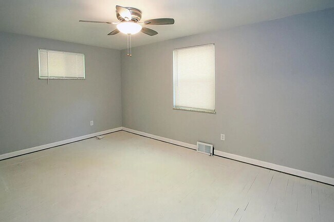 Building Photo - 251-253-253 Dakota Ave