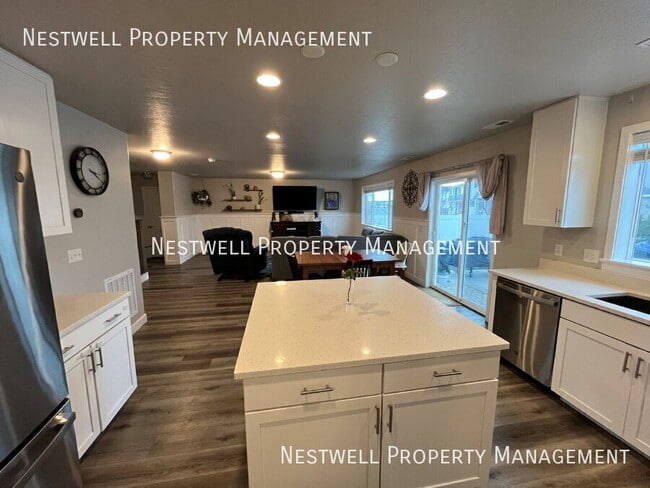 Building Photo - 1508 Waterfront Dr