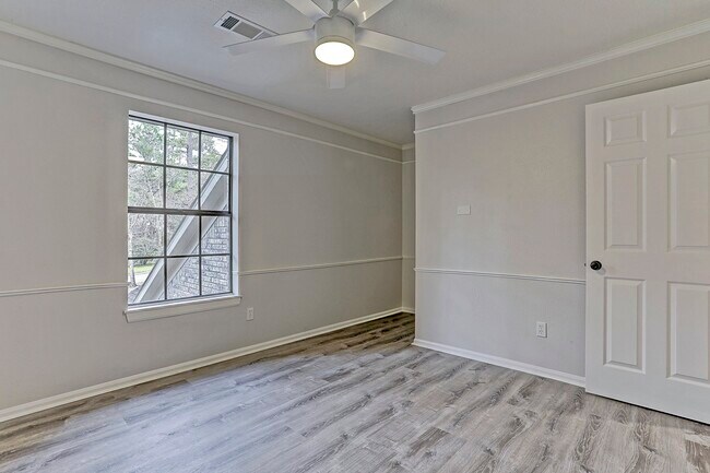 Building Photo - 2 Eagle Rock Pl