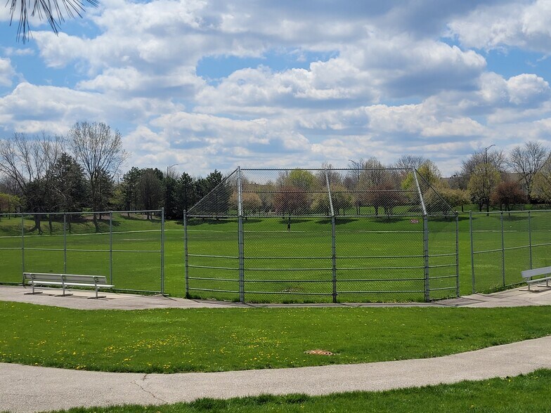 Building Photo - 321 Sheffield Dr