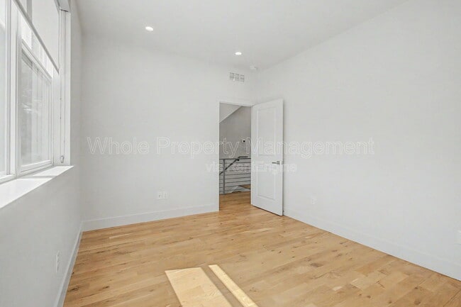 Building Photo - 2708 W 25th Ave