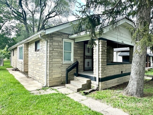 Building Photo - 2864 Forest Manor Ave