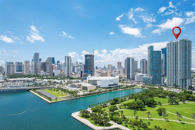 Building Photo - 900 Biscayne