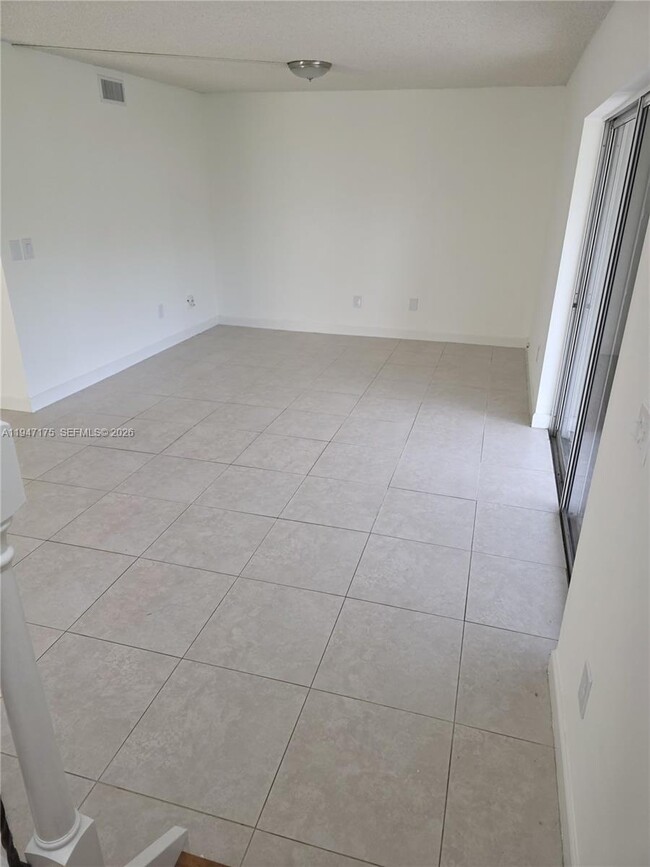 Building Photo - 4964 SW 121st Ave