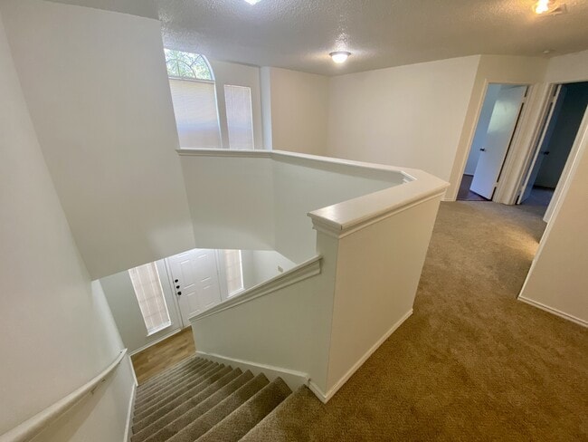 Building Photo - 8607 Cretys Cove