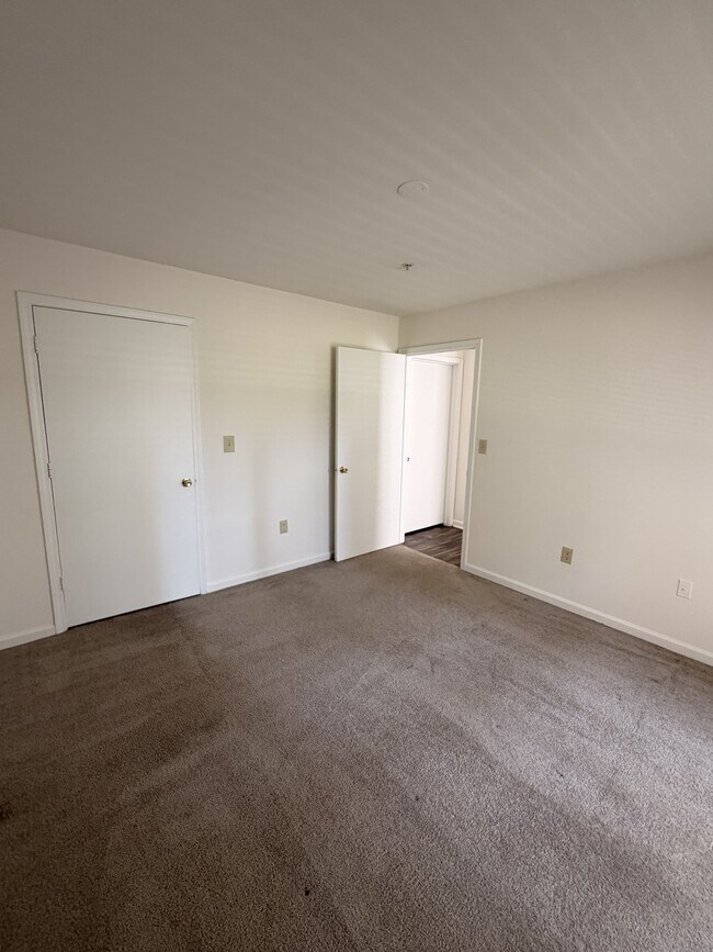 Building Photo - 10 Hamiltons Bay Ct